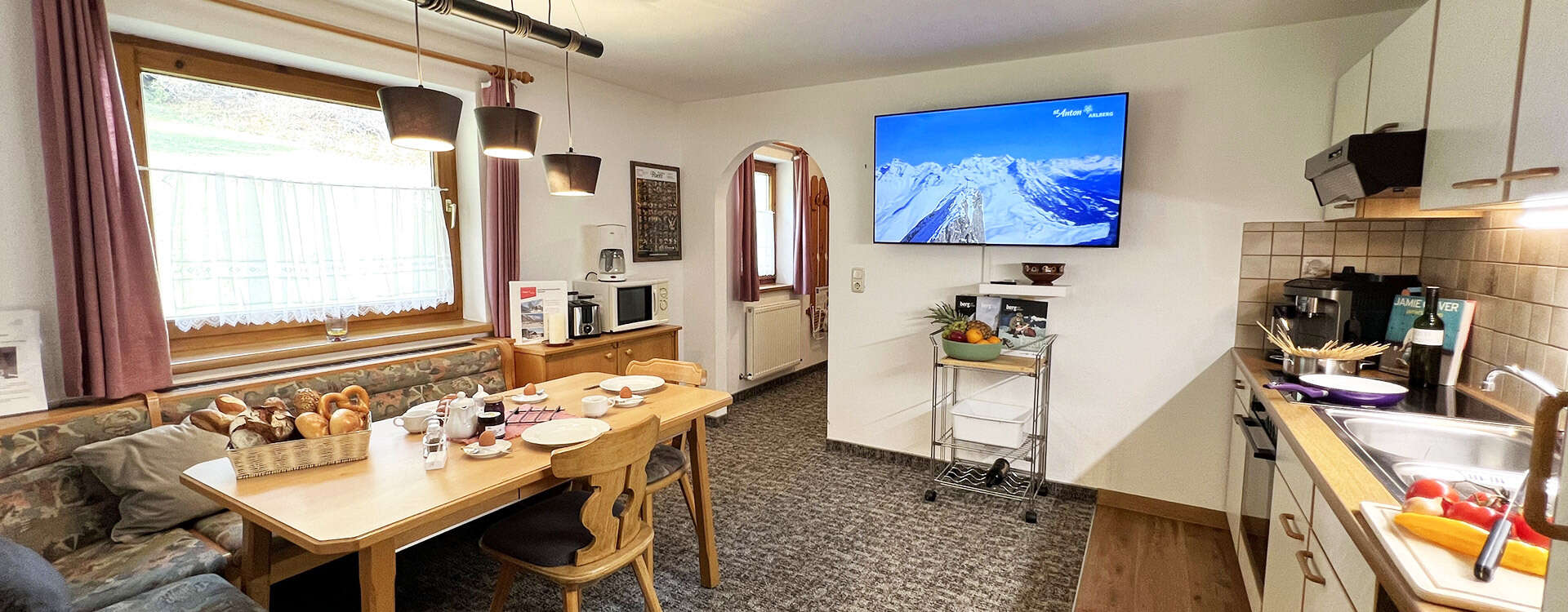 Wohnküche im Appartement für 2 bis 3 Personen im Haus Fernblick in Pettneu am Arlberg