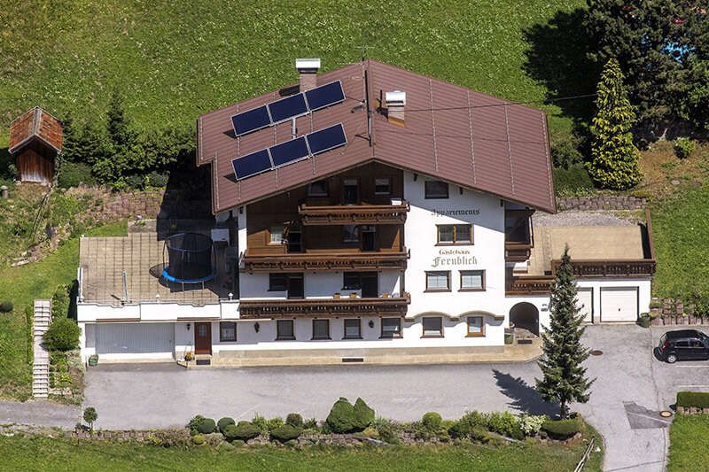 Haus Fernblick im Sommer am Arlberg