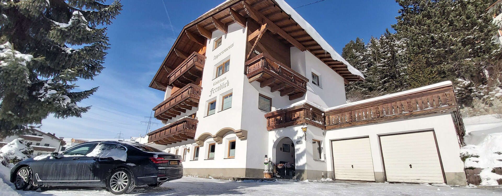 Haus Fernblick von außen im Winter in Pettneu am Arlberg