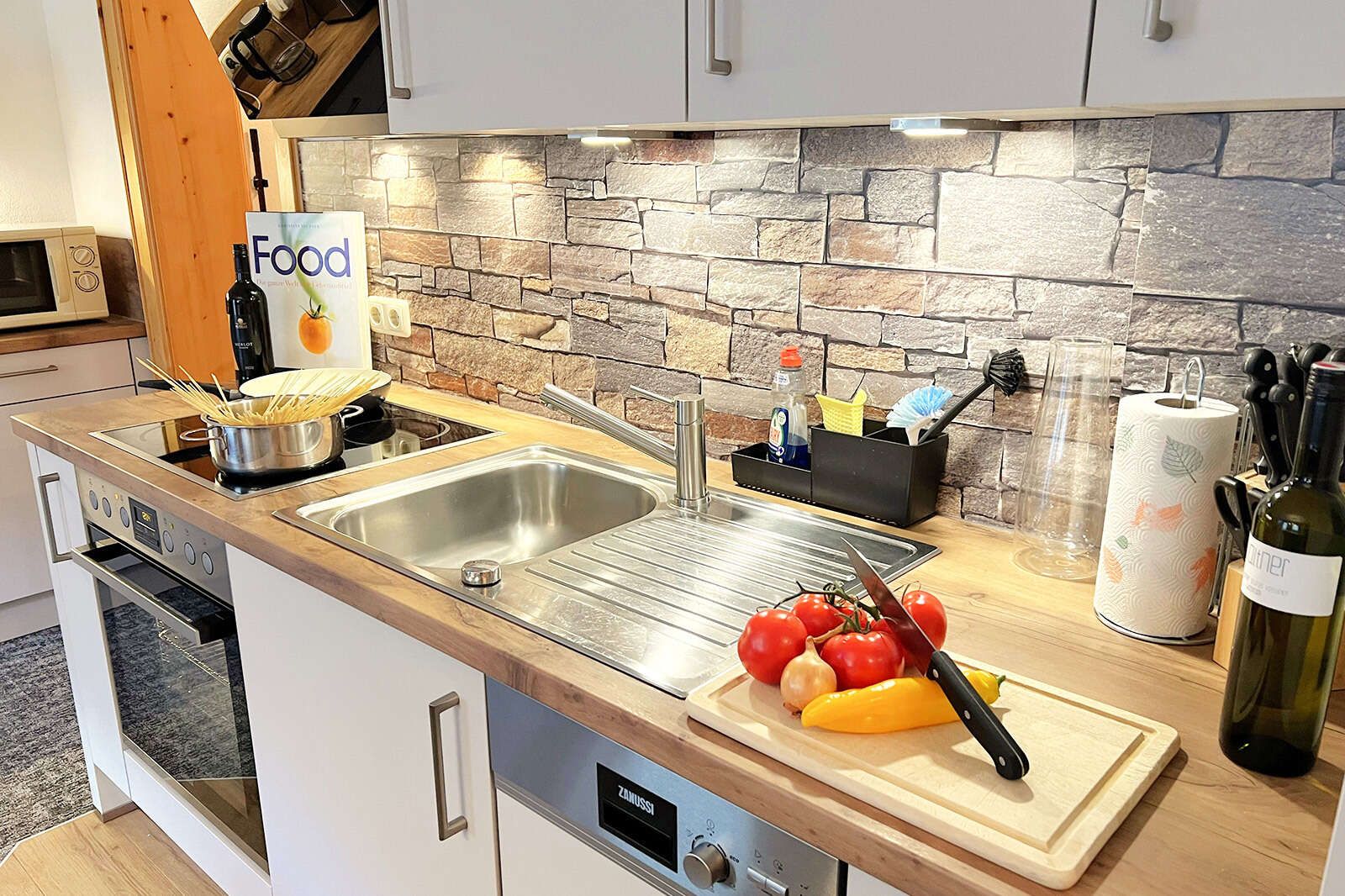 Kitchenette in the holiday apartment for 4-6 persons with stove and oven